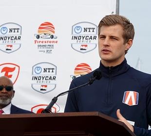 Defending Winner Ericsson Helps Start St. Pete Track Build